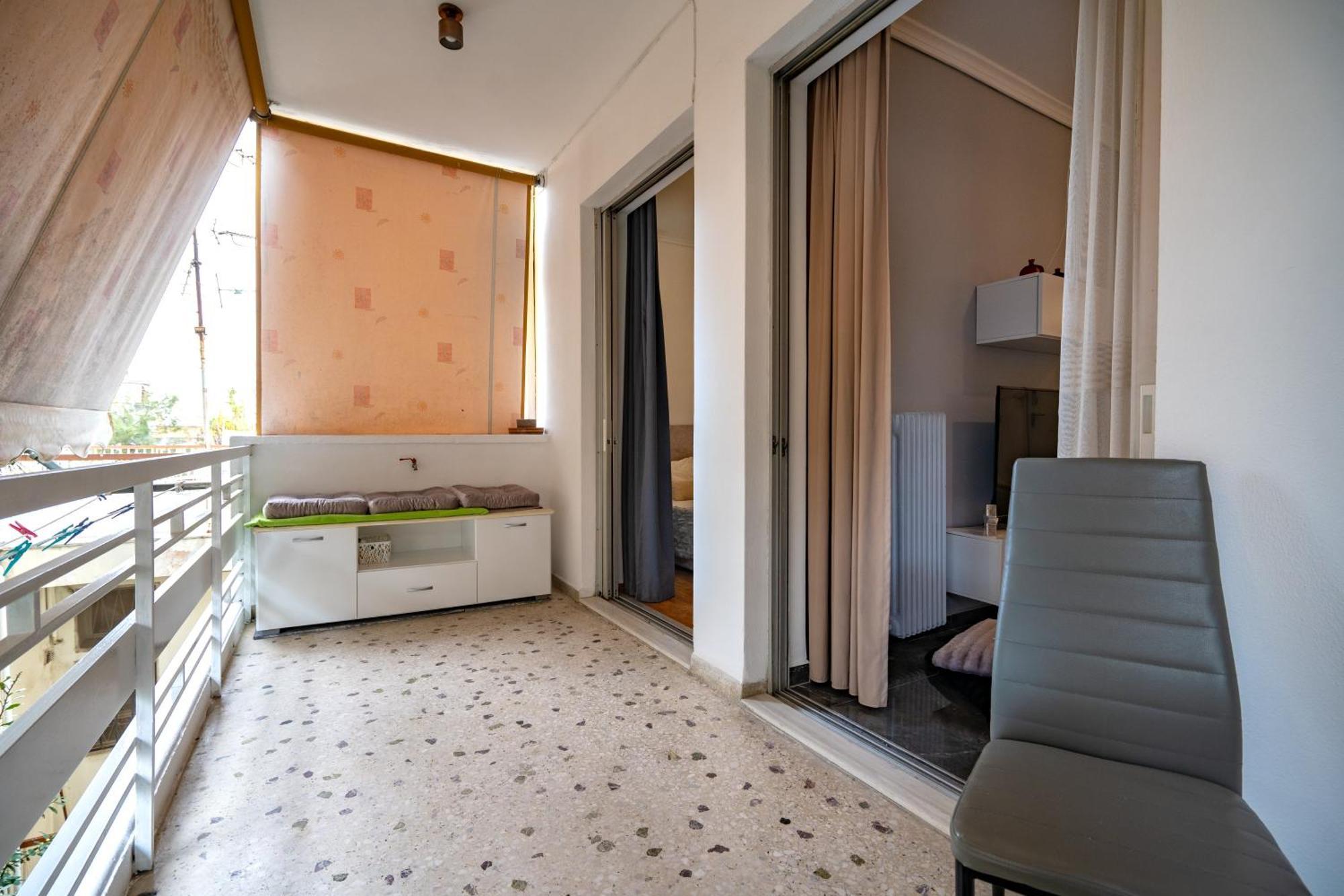 Neo Irakleio Train St. 1 Bedrm 4 Pers. Apartment Atene Esterno foto